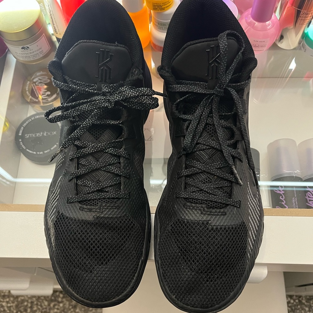 COPY - NIKE KYRIE Flytrap 5’s